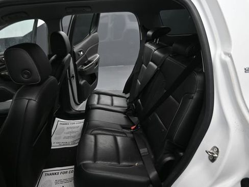 Used 2019 GMC Acadia SLT AWD/4WD image 13