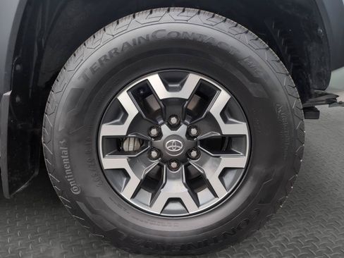 Used 2022 Toyota Tacoma TRD Off-Road AWD/4WD image 29