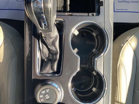 Used 2018 Ford Explorer Limited image 17