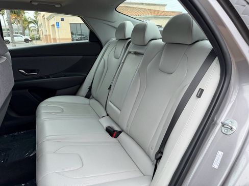 Used 2024 Hyundai Elantra Limited FWD image 8