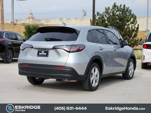 Used 2023 Honda HR-V LX image 7