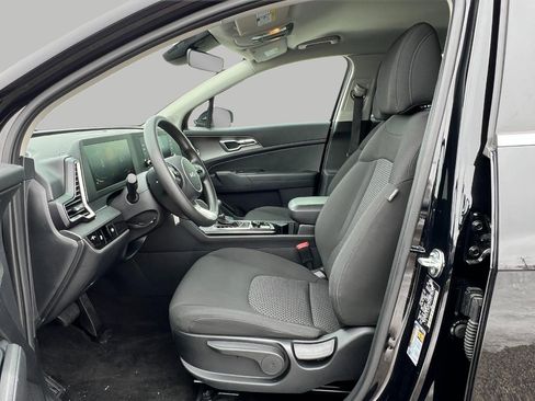 Used 2025 Kia Sportage LX image 13