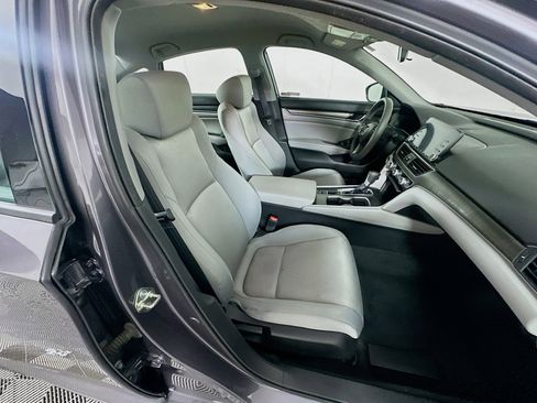 Used 2018 Honda Accord LX image 29