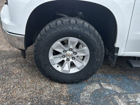 Used 2025 Chevrolet Silverado 1500 LT w/ Safety Package image 18