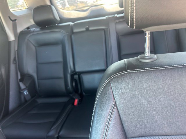 Used 2024 GMC Terrain SLT AWD/4WD image 19