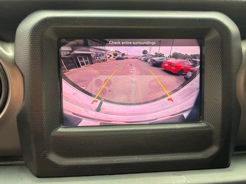 Used 2021 Jeep Wrangler Sport AWD/4WD image 27