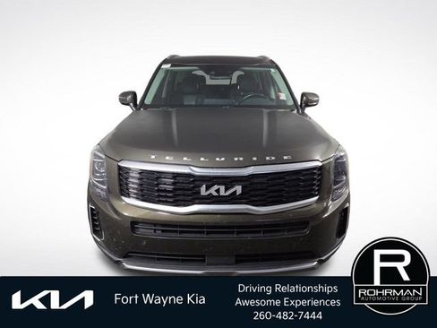 Used 2022 Kia Telluride S FWD image 3