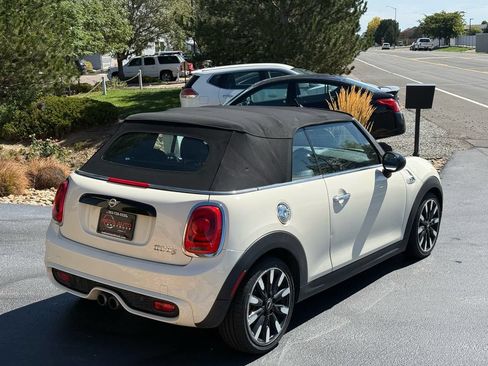 Used 2019 MINI Cooper S w/ Signature Upholstery Package FWD image 10