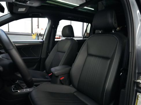 Used 2024 Volkswagen Tiguan SE R-Line FWD image 29