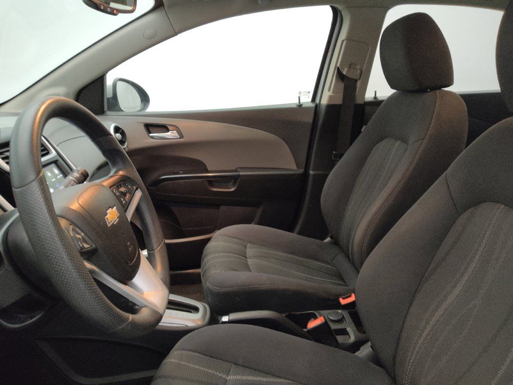 Used 2018 Chevrolet Sonic LT FWD image 17