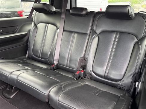 Used 2023 Jeep Wagoneer L Series II AWD/4WD image 15