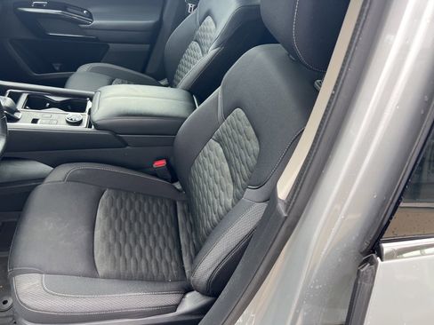 Used 2022 Nissan Pathfinder SV image 47