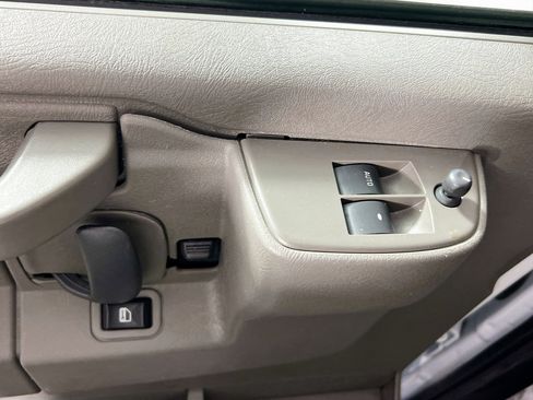 Used 2024 Chevrolet Express 2500 w/ Driver Convenience Package image 15