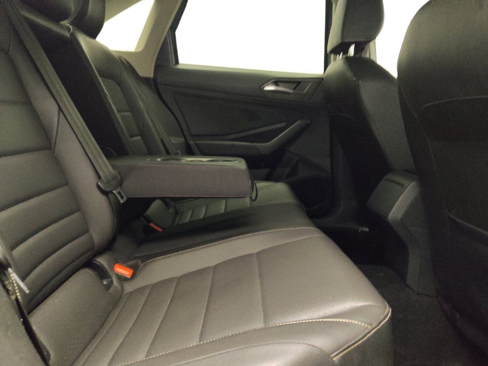 Used 2024 Volkswagen Jetta SE FWD image 19