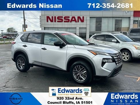 Used 2024 Nissan Rogue S AWD/4WD image 1