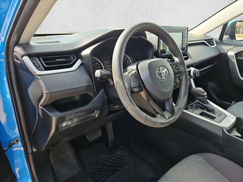 Used 2020 Toyota RAV4 XLE w/ Convenience Package FWD image 10