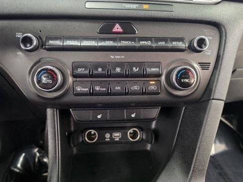 Used 2019 Kia Sportage LX w/ LX Popular Package AWD/4WD image 17