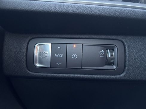 New 2025 Chevrolet Traverse LT w/ Midnight/Sport Edition image 18