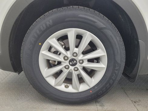 Used 2019 Kia Sorento LX FWD image 31