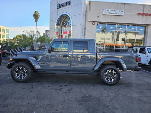 New 2026 Jeep Gladiator Sahara AWD/4WD image 3