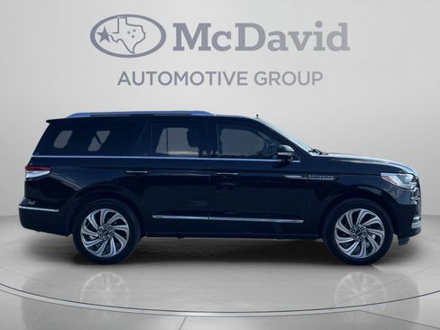 Certified 2023 Lincoln Navigator Reserve AWD/4WD image 8