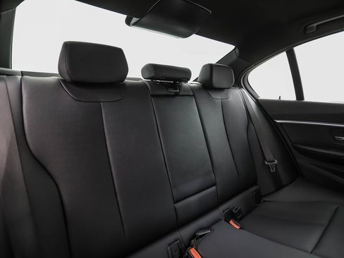 Used 2017 BMW 330i xDrive Sedan AWD/4WD image 26