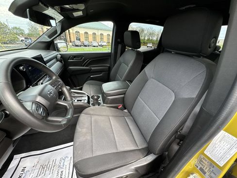 Used 2023 Chevrolet Colorado Trail Boss w/ Technology Package AWD/4WD image 11
