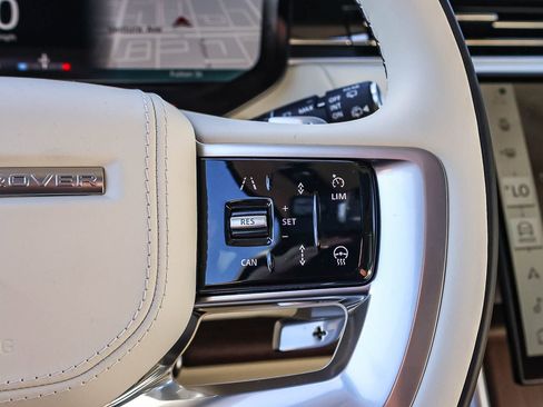 Used 2025 BMW X5 M Competition w/ Executive Package image 38