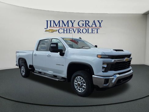 Used 2025 Chevrolet Silverado 2500 LT w/ Safety Package AWD/4WD image 7