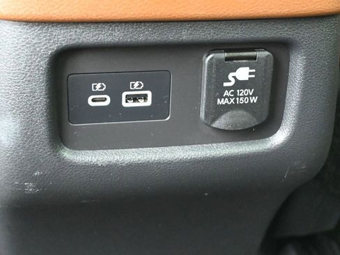 Used 2023 Nissan Pathfinder Platinum FWD image 22