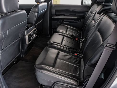 Used 2020 Ford Expedition XLT w/ Equipment Group 202A AWD/4WD image 37