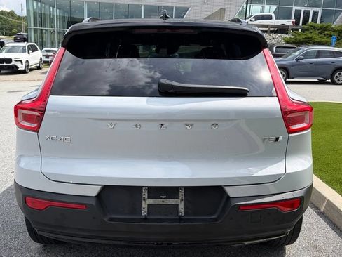 Used 2021 Volvo XC40 T5 R-Design w/ Advanced Package AWD/4WD image 3