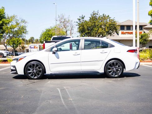 Used 2024 Toyota Corolla SE image 11