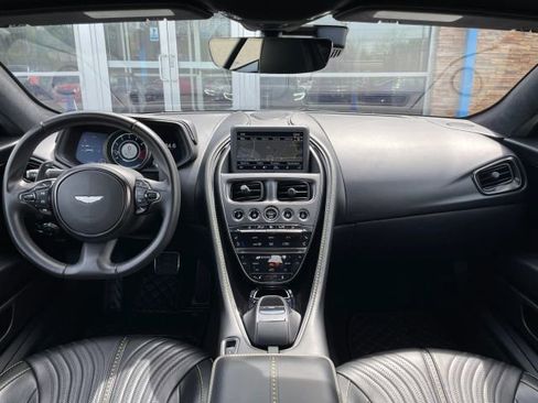 Used 2018 Aston Martin DB11 Coupe RWD image 42