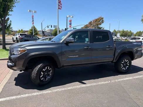 Certified 2023 Toyota Tacoma TRD Off-Road w/ Technology Package AWD/4WD image 26