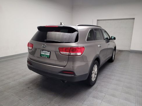 Used 2017 Kia Sorento LX w/ LX V6 Convenience Package FWD image 9