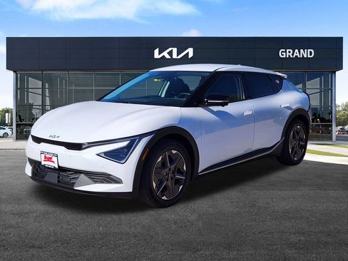 New 2025 Kia EV6 Light w/ Light LR Technology Package AWD/4WD image 4