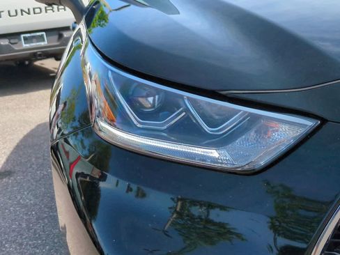 Certified 2026 Toyota Highlander Limited AWD/4WD image 10