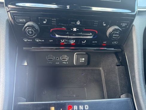 Used 2021 Jeep Grand Cherokee L Laredo AWD/4WD image 24