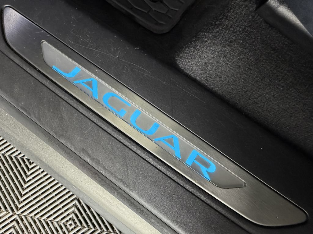 Used 2019 Jaguar F-PACE Portfolio AWD/4WD image 43