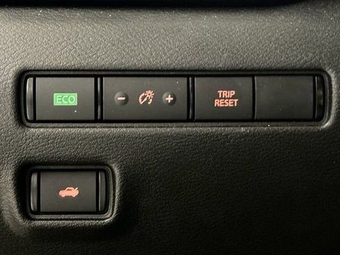 Used 2023 Nissan Sentra SV FWD image 11