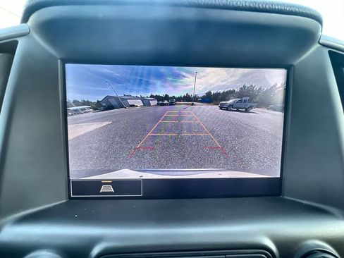 Used 2023 GMC Terrain AT4 image 14