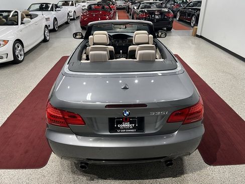 Used 2013 BMW 335i Convertible image 18