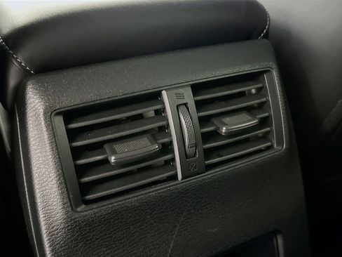 Used 2024 Mitsubishi Outlander SE image 28