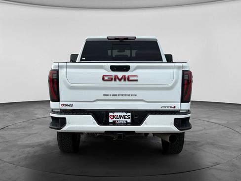 Used 2024 GMC Sierra 3500 AT4 w/ AT4 Premium Plus Package AWD/4WD image 8