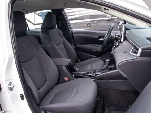 Used 2021 Toyota Corolla LE w/ Carpet Mat Package (TMS) image 19