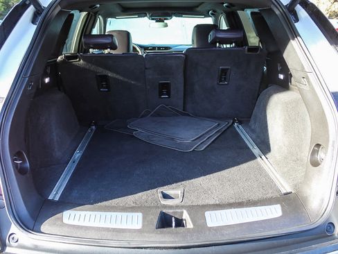 Used 2017 Cadillac XT5 Premium Luxury image 20