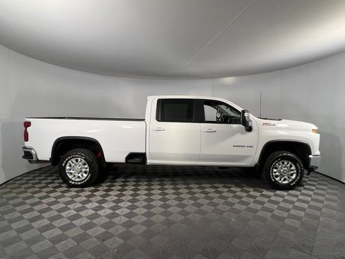 Used 2024 Chevrolet Silverado 3500 LT image 5