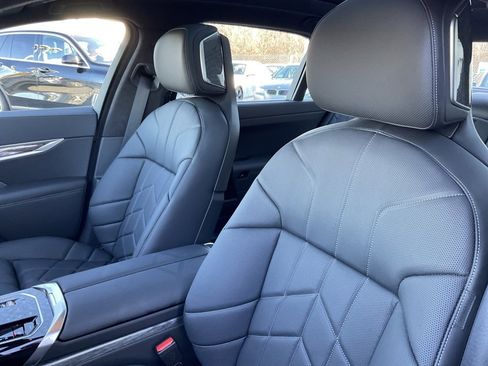 Certified 2023 BMW 740i image 30