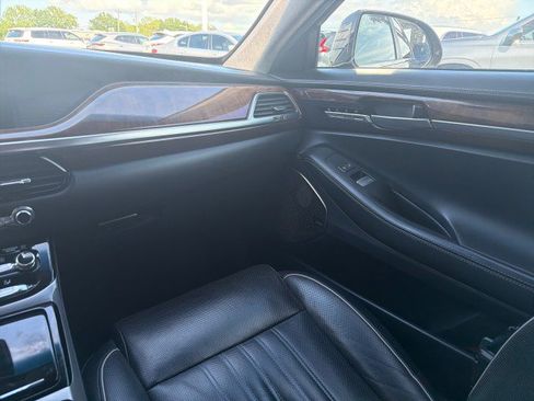 Used 2019 Genesis G90 5.0 Ultimate RWD image 16